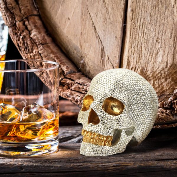 Shiny Resin Horror Skull Head Model Desktop Ornaments Resin Retro Crafts Household Decor Gift for Bar Party Decor